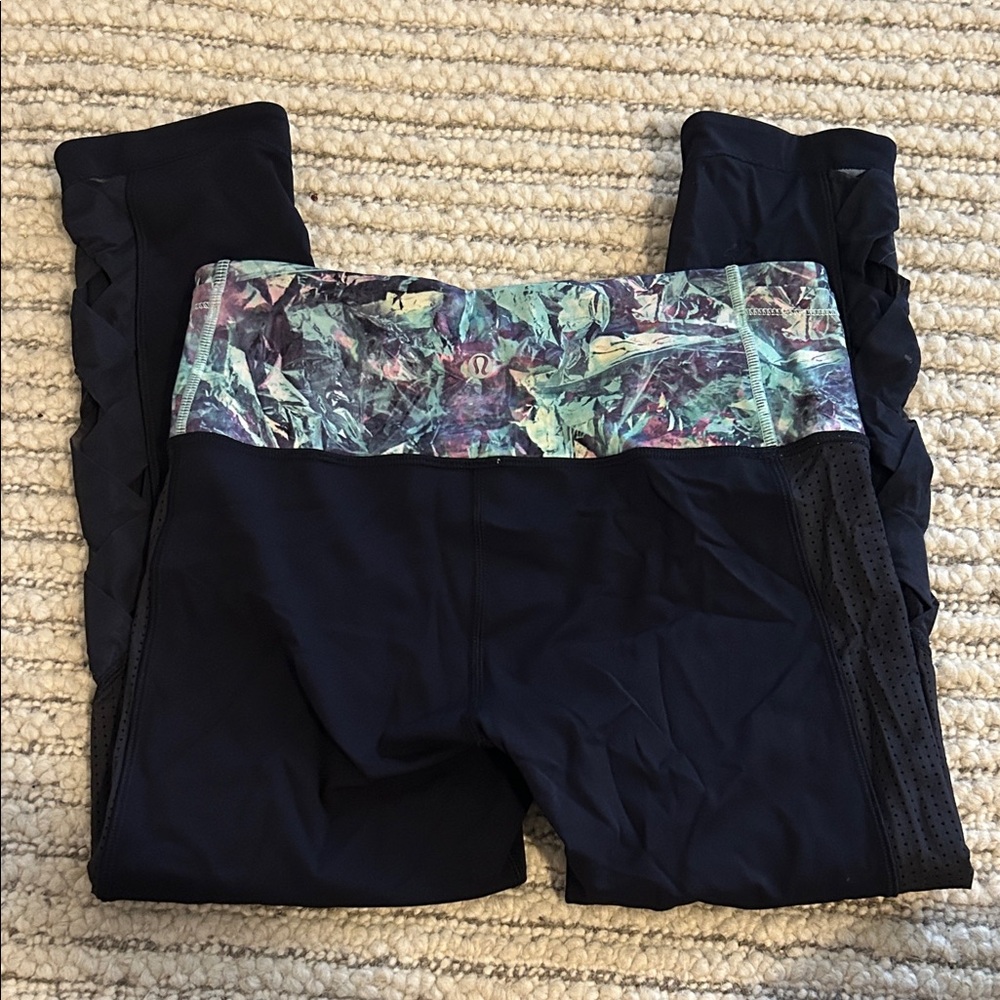 Lululemon Navy Leggings with Vibrant Patterned Waistband
